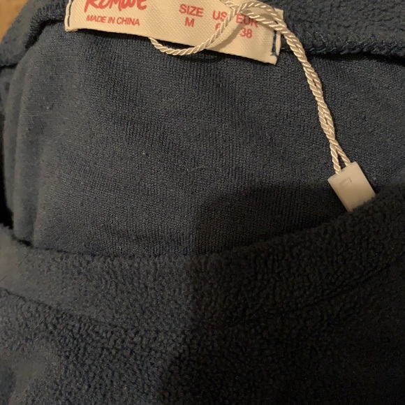 long sleeve sweater - Picture 2 of 2